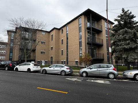 7428 N Rogers Avenue 3E Chicago IL 60626