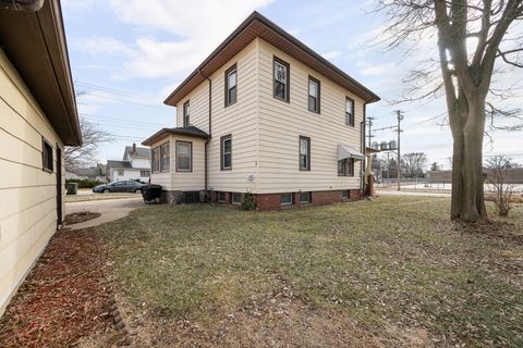 Tiny photo for 225 E Wells Street, Geneseo, IL 61254 (MLS # 12539867)