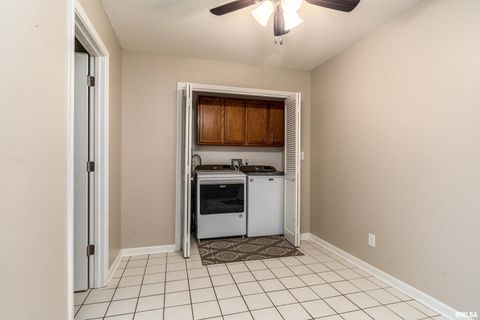 Tiny photo for 1605 S Eugene Lane, Marion, IL 62959 (MLS # EB458827)