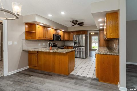 Tiny photo for 1605 S Eugene Lane, Marion, IL 62959 (MLS # EB458827)