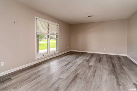 Tiny photo for 1605 S Eugene Lane, Marion, IL 62959 (MLS # EB458827)