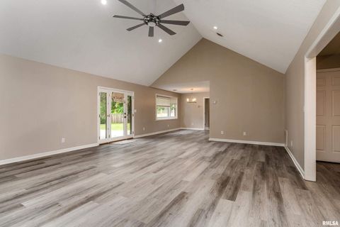 Tiny photo for 1605 S Eugene Lane, Marion, IL 62959 (MLS # EB458827)