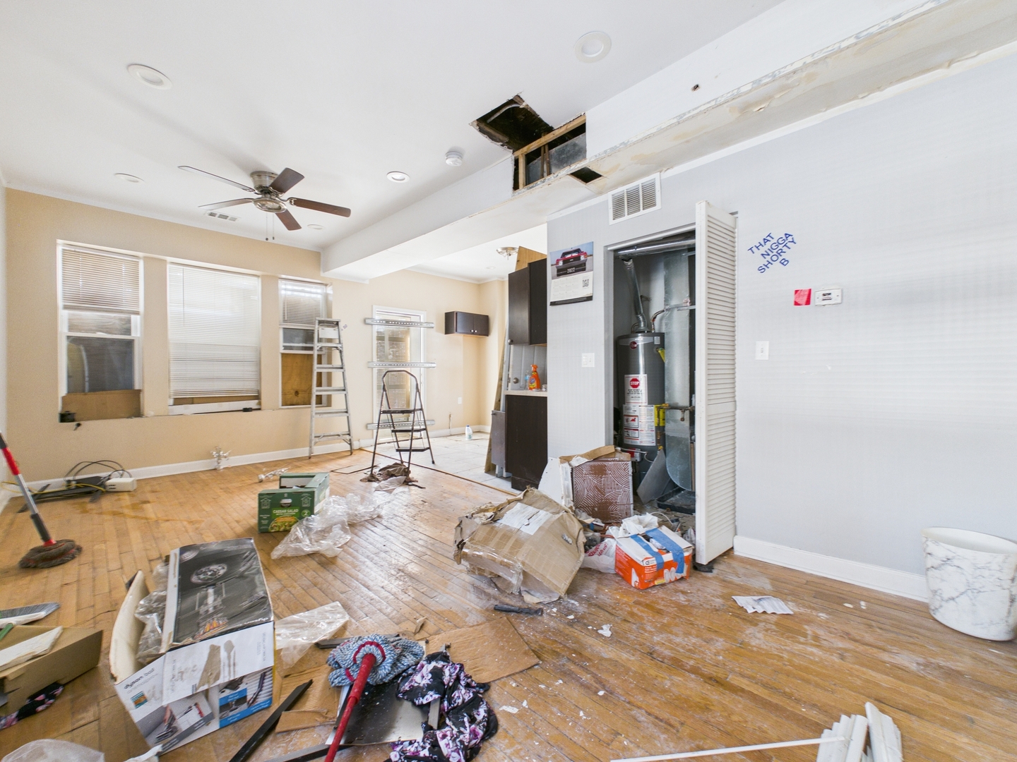 6245 S Hermitage Avenue