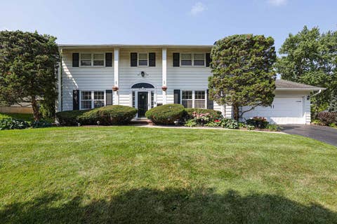 Photo of 6104 Westgate Court, Woodridge, IL 60517 (MLS # 12711572)