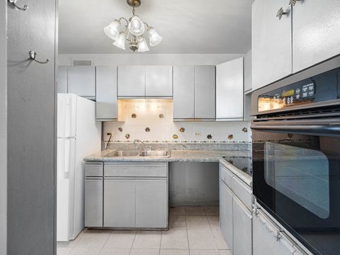 Tiny photo for 6301 N Sheridan Road #7G, Chicago, IL 60660 (MLS # 12385226)