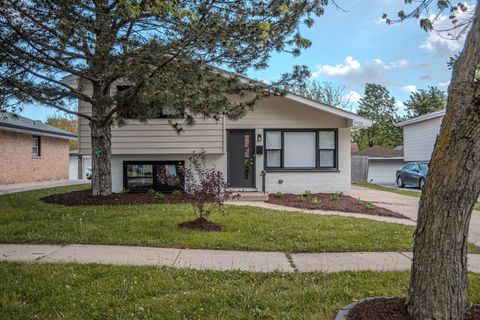 Tiny photo for 3925 168th Place, Country Club Hills, IL 60478 (MLS # 12642298)
