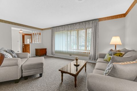 Tiny photo for 16563 Crescent Avenue, Tinley Park, IL 60477 (MLS # 12621961)