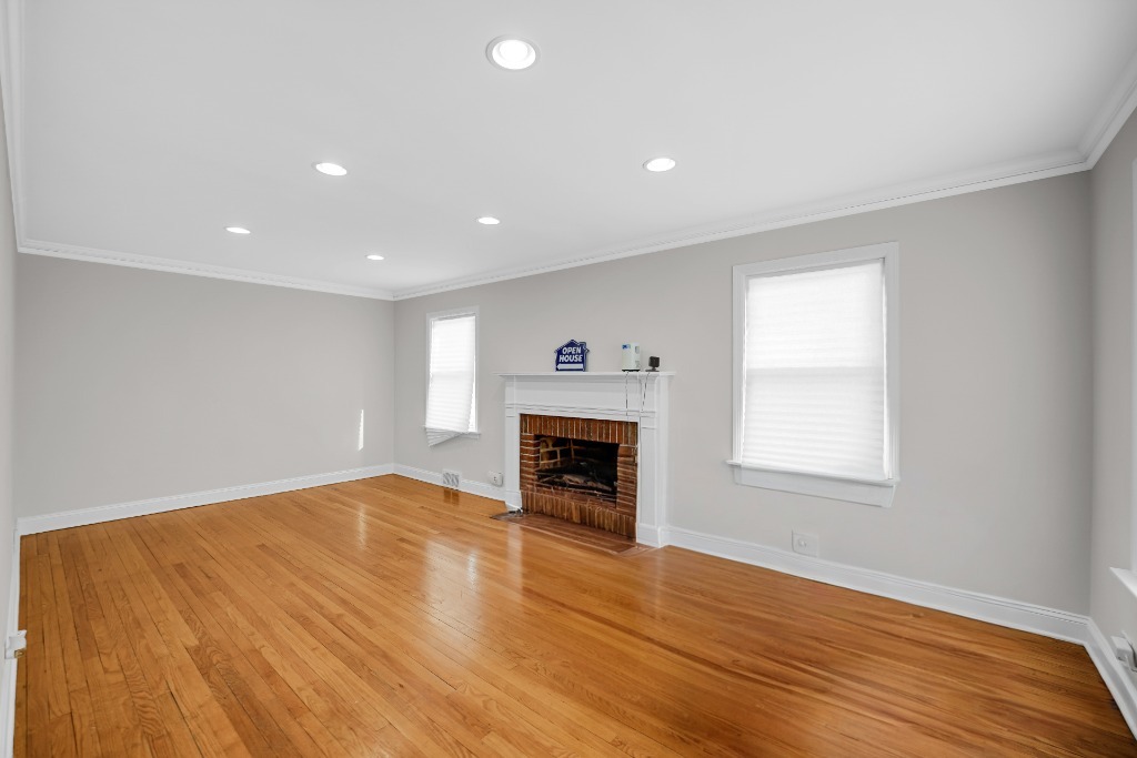 8458 S Vernon Avenue