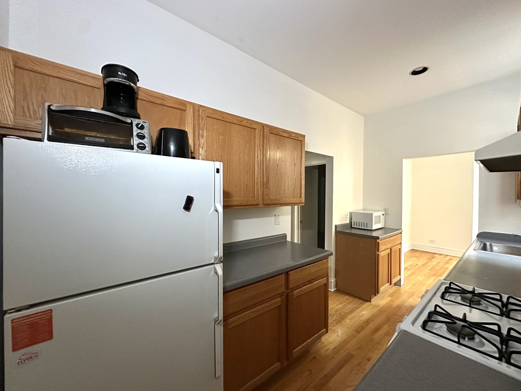 1358 N BOSWORTH Avenue 3