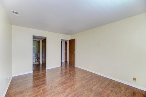 Tiny photo for 830 Elder Road #B303, Homewood, IL 60430 (MLS # 12549129)