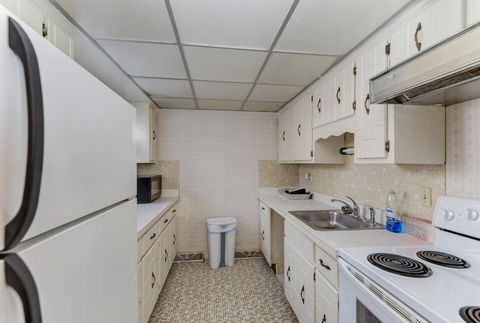 Tiny photo for 830 Elder Road #B303, Homewood, IL 60430 (MLS # 12549129)