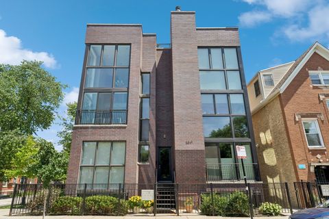 2047 N Leavitt Street 2N Chicago IL 60647