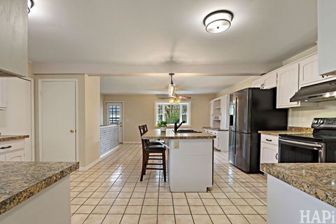 Tiny photo for 106 Sherwood Drive, Cary, IL 60013 (MLS # 12645817)