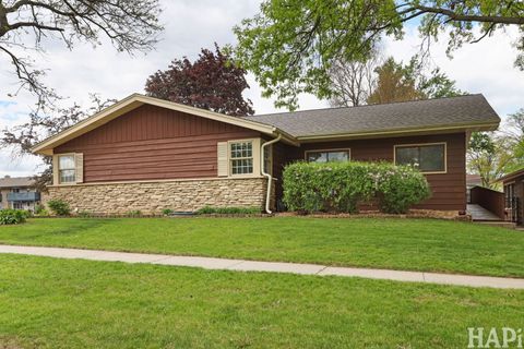 Tiny photo for 106 Sherwood Drive, Cary, IL 60013 (MLS # 12645817)