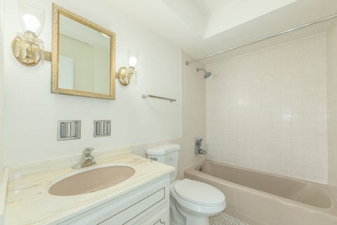 Tiny photo for 400 Ascot Drive #3E, Park Ridge, IL 60068 (MLS # 12784839)