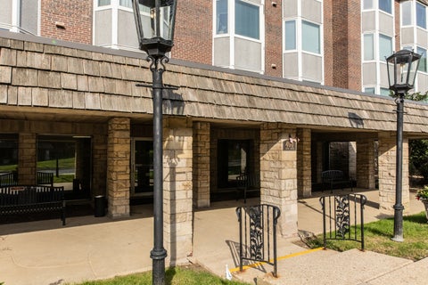 Tiny photo for 400 Ascot Drive #3E, Park Ridge, IL 60068 (MLS # 12784839)