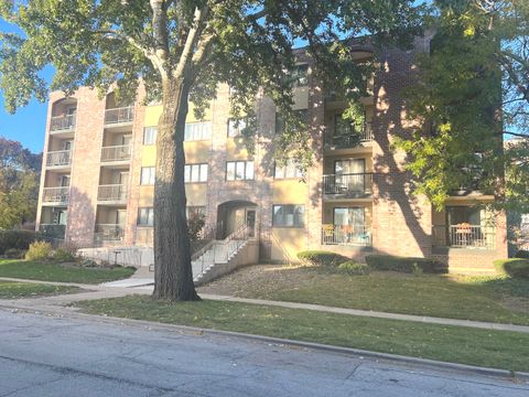 Tiny photo for 104 N Pine Avenue #302, Arlington Heights, IL 60004 (MLS # 12507995)