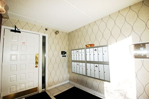 Tiny photo for 104 N Pine Avenue #302, Arlington Heights, IL 60004 (MLS # 12507995)