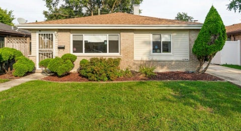 Photo of 1373 Mackinaw Avenue, Calumet City, IL 60409 (MLS # 12753144)