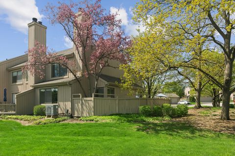 Tiny photo for 471 Old Barn Road, Lake Barrington, IL 60010 (MLS # 12643355)