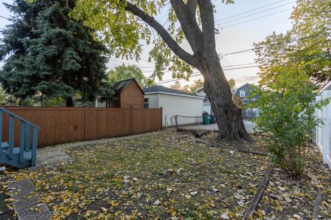 Tiny photo for 1133 S Ridgeland Avenue, Oak Park, IL 60304 (MLS # 12510047)