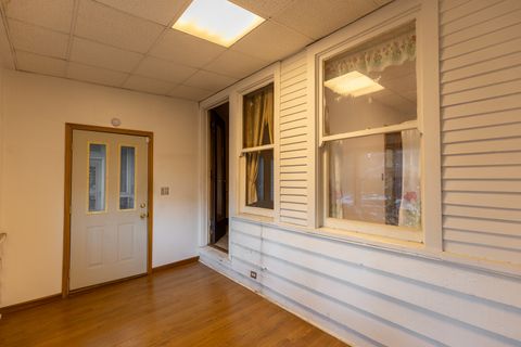 Tiny photo for 1133 S Ridgeland Avenue, Oak Park, IL 60304 (MLS # 12510047)