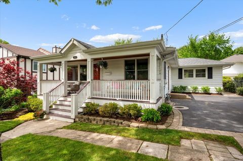 Tiny photo for Highwood, IL 60040 (MLS # 12703698)