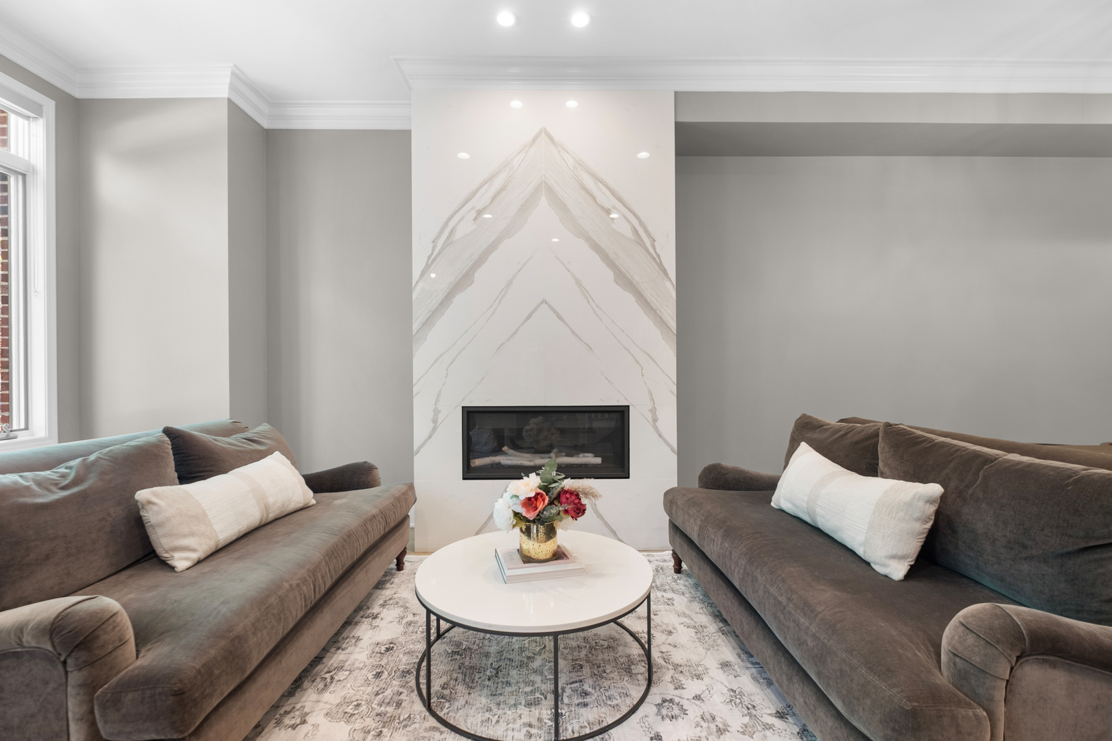 2602 N Paulina Street