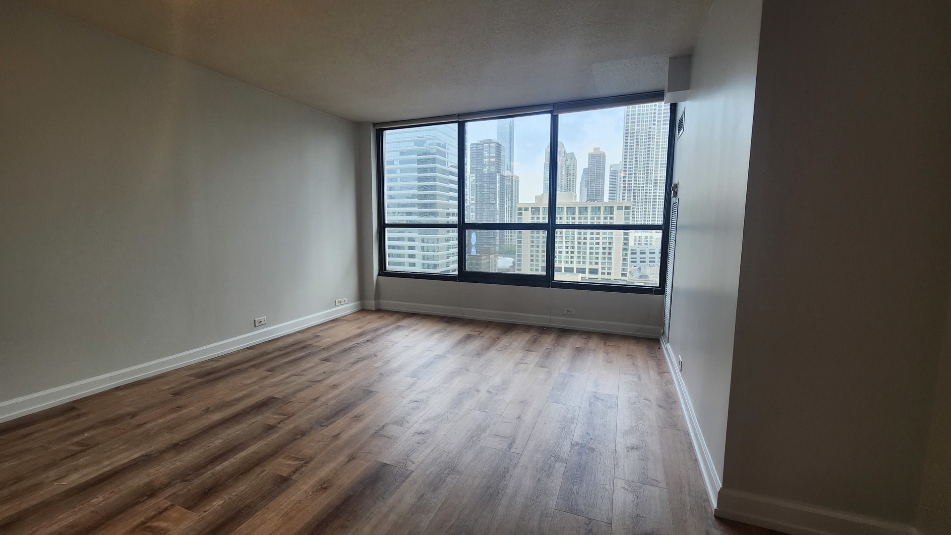 405 N WABASH Avenue 1401