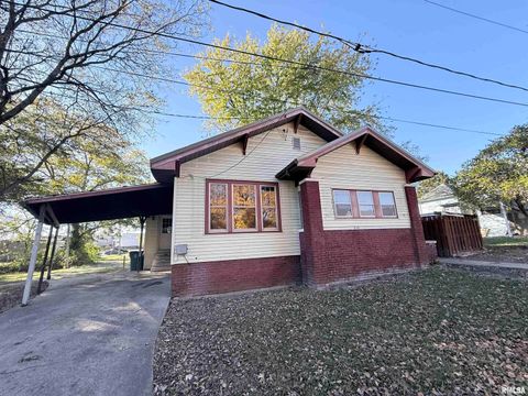 Photo of 215 N 8TH Street, Mt Vernon, IL 62864 (MLS # EB460588)