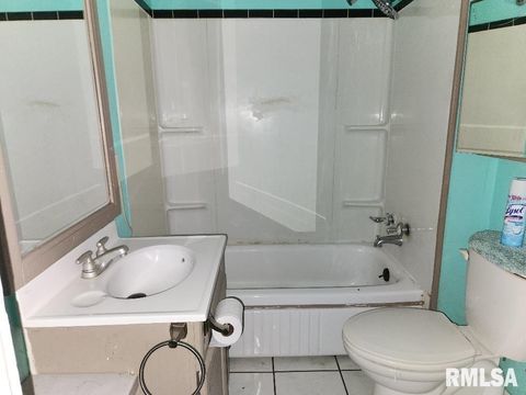 Tiny photo for 215 N 8TH Street, Mt Vernon, IL 62864 (MLS # EB460588)