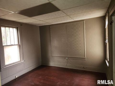 Tiny photo for 215 N 8TH Street, Mt Vernon, IL 62864 (MLS # EB460588)