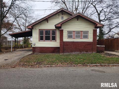 Tiny photo for 215 N 8TH Street, Mt Vernon, IL 62864 (MLS # EB460588)