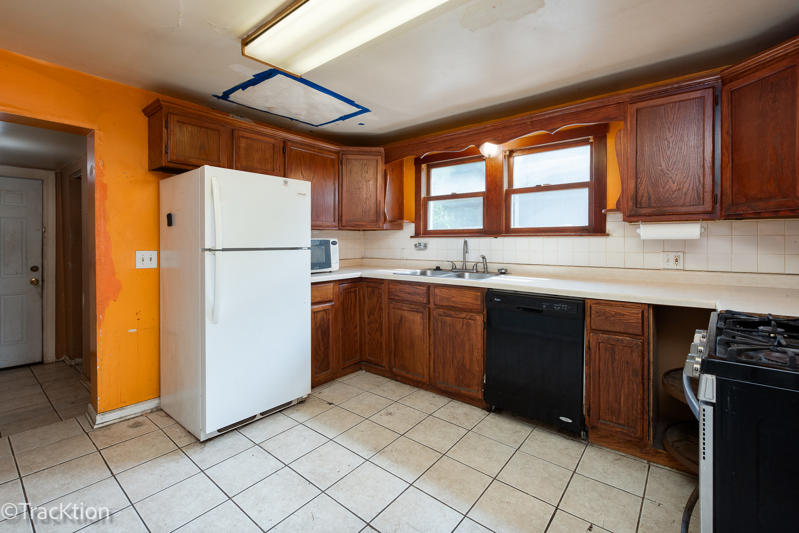 910 E Krage Drive