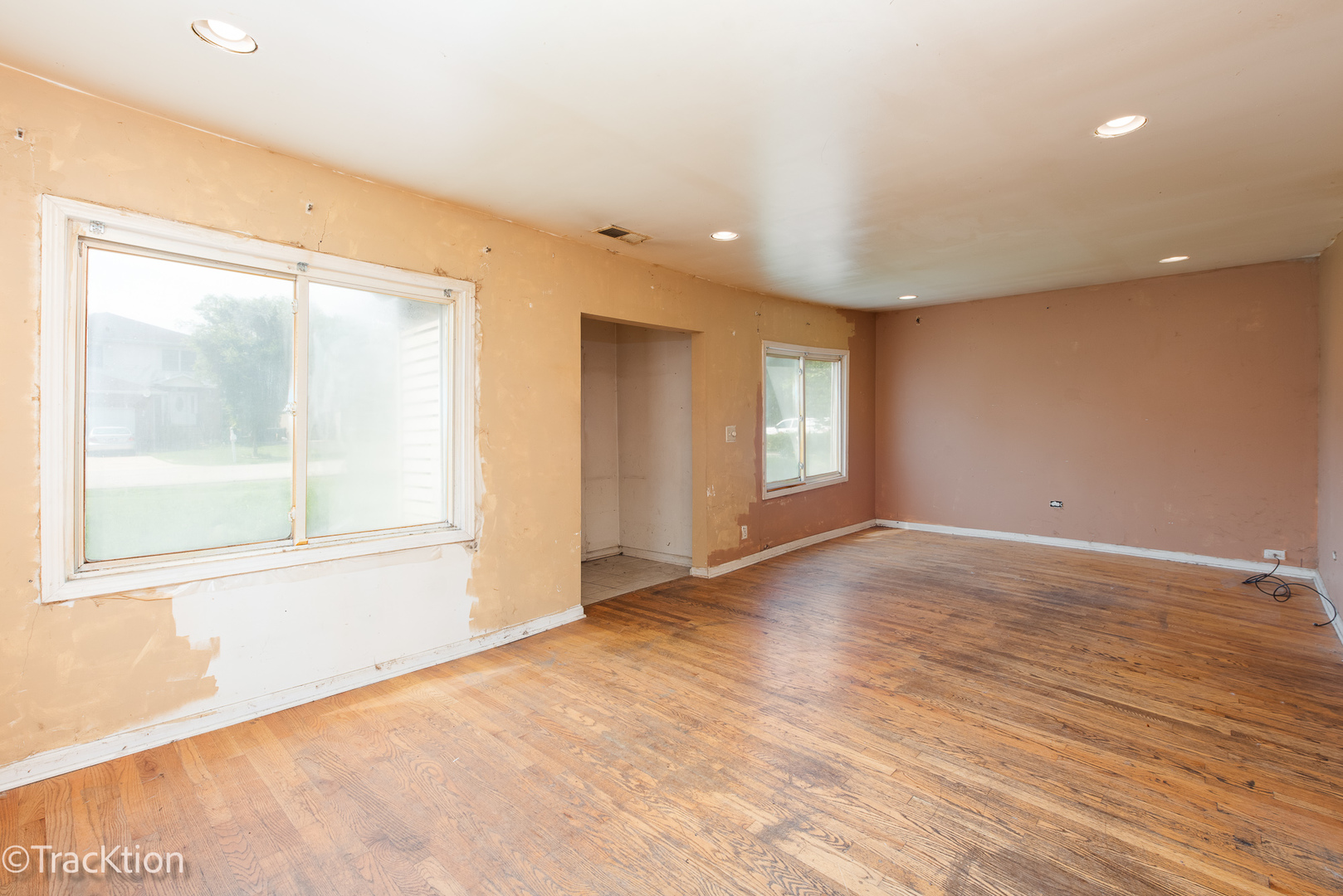 910 E Krage Drive