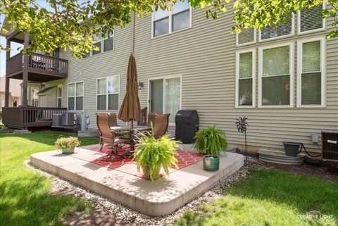 Tiny photo for 1221 Oakleaf Court, Aurora, IL 60506 (MLS # 12655827)