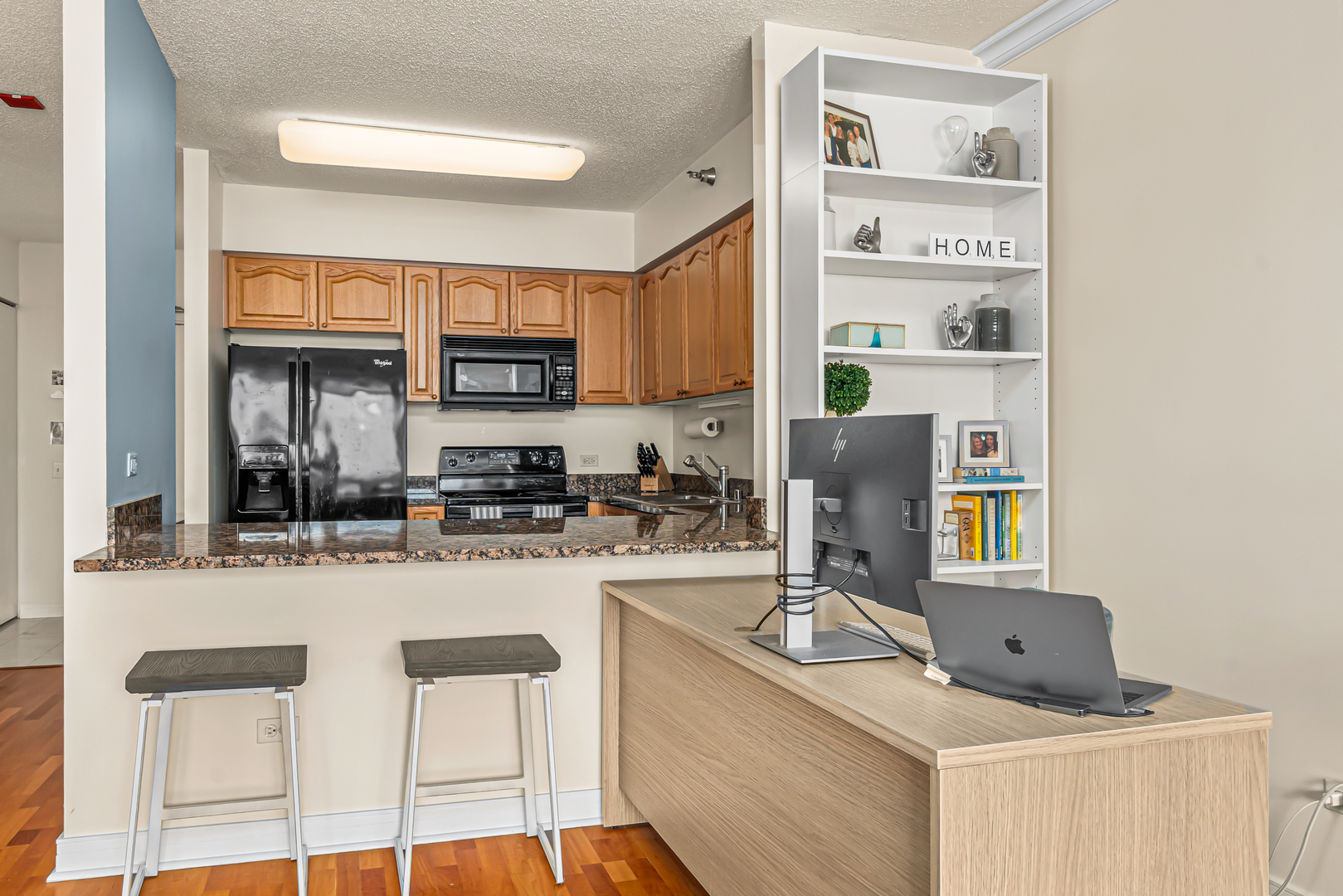 512 N Mcclurg Court 5505