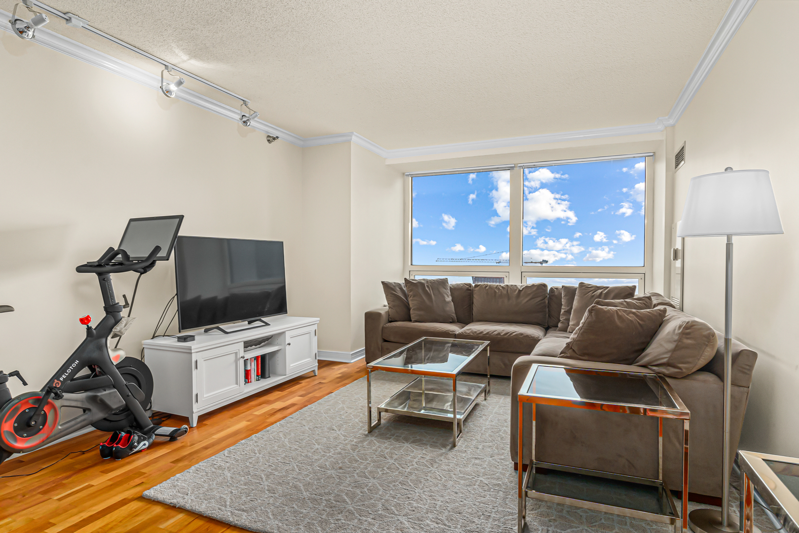 512 N Mcclurg Court 5505