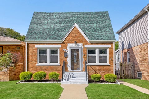 Photo of 10956 S Saint Louis Avenue, Chicago, IL 60655 (MLS # 12775116)