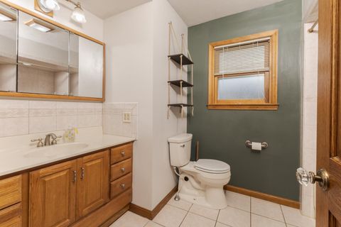 Tiny photo for 1114 Beechwood Avenue, Bloomington, IL 61701 (MLS # 12496849)