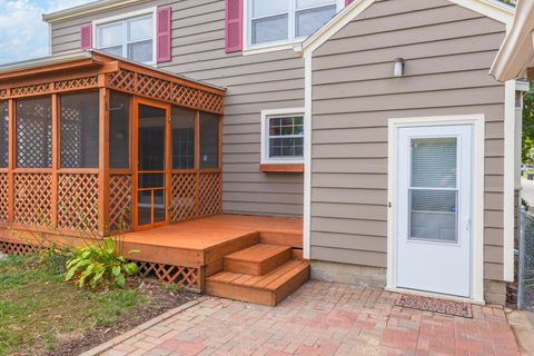 Tiny photo for 1114 Beechwood Avenue, Bloomington, IL 61701 (MLS # 12496849)