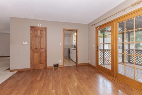 Tiny photo for 1114 Beechwood Avenue, Bloomington, IL 61701 (MLS # 12496849)