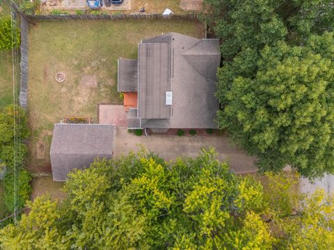 Tiny photo for 1114 Beechwood Avenue, Bloomington, IL 61701 (MLS # 12496849)