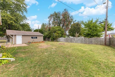 Tiny photo for 1114 Beechwood Avenue, Bloomington, IL 61701 (MLS # 12496849)