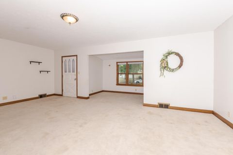 Tiny photo for 1114 Beechwood Avenue, Bloomington, IL 61701 (MLS # 12496849)