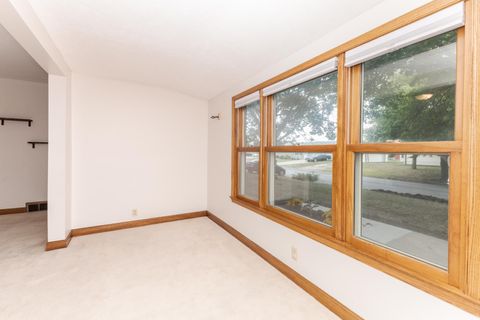 Tiny photo for 1114 Beechwood Avenue, Bloomington, IL 61701 (MLS # 12496849)