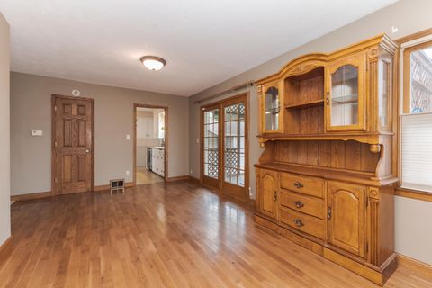 Tiny photo for 1114 Beechwood Avenue, Bloomington, IL 61701 (MLS # 12496849)