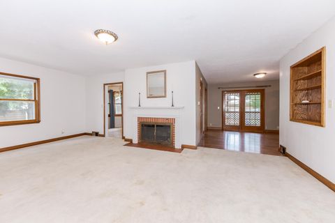 Tiny photo for 1114 Beechwood Avenue, Bloomington, IL 61701 (MLS # 12496849)