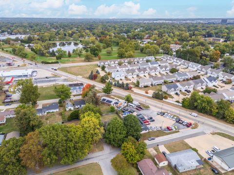 Tiny photo for 1114 Beechwood Avenue, Bloomington, IL 61701 (MLS # 12496849)