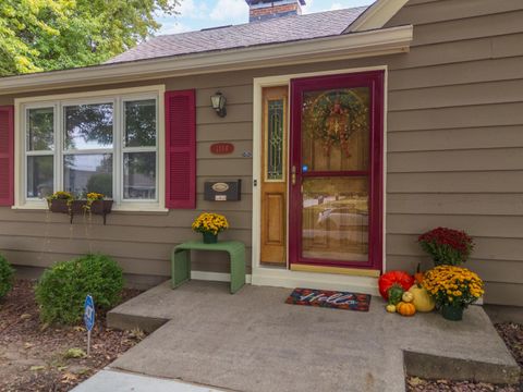 Tiny photo for 1114 Beechwood Avenue, Bloomington, IL 61701 (MLS # 12496849)